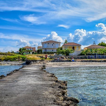 Pelagion II Sea Coral - Beachfront Holiday Home Kypseli Exterior foto